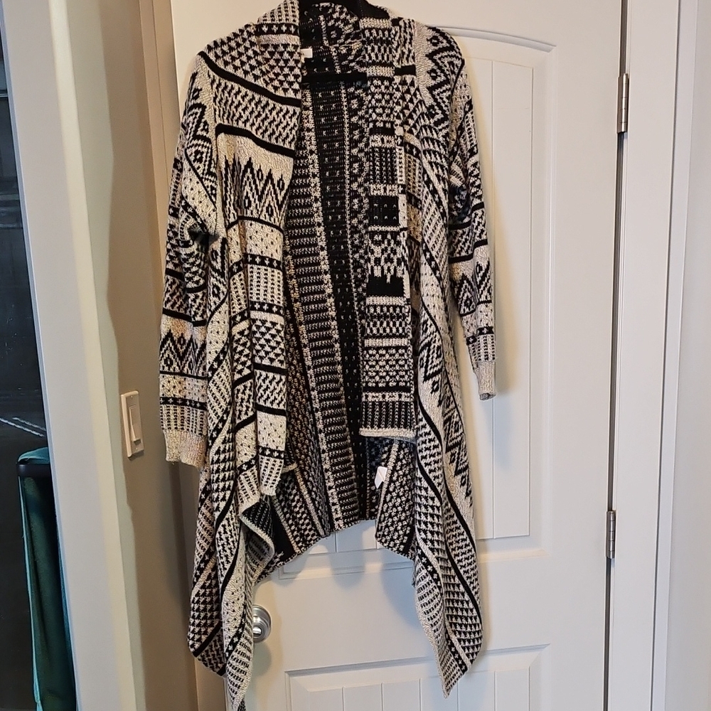 Debut Black and Cream Geometric Cardigan